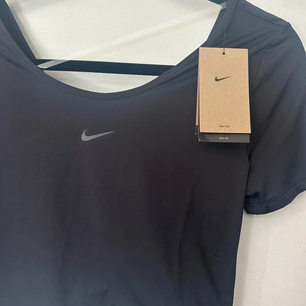 Nike Women's Black Cropped Scoop-Neck Tee Tie Back - Picture 4 of 7